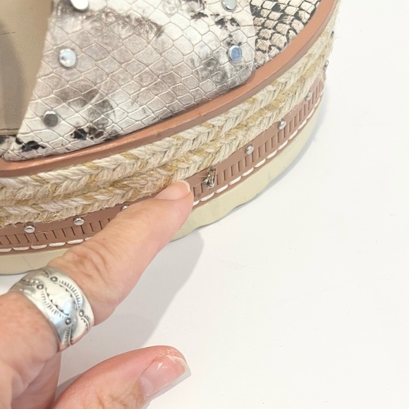 Vince Camuto Marsa Platform Wedge Sandals Faux Snakeskin Studded Jute Women 7.5 - Picture 14 of 14